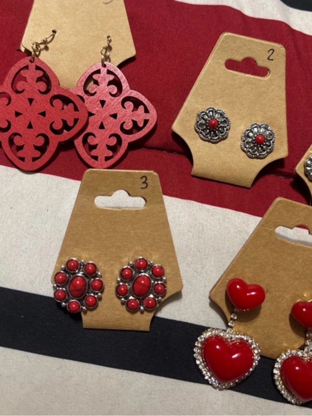 Earring bundle - Picture 3 of 3